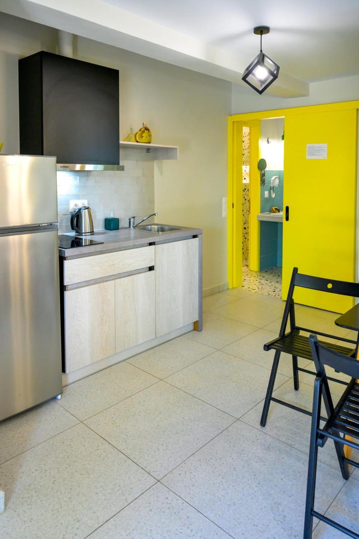 Bikini Apartments Kariótai Екстериор снимка