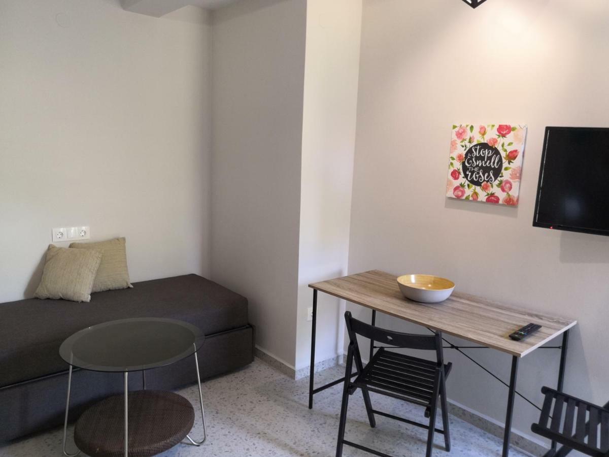Bikini Apartments Kariótai Екстериор снимка